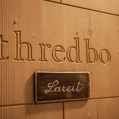 Lareit Aparthotel *