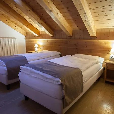 Lareit Aparthotel *