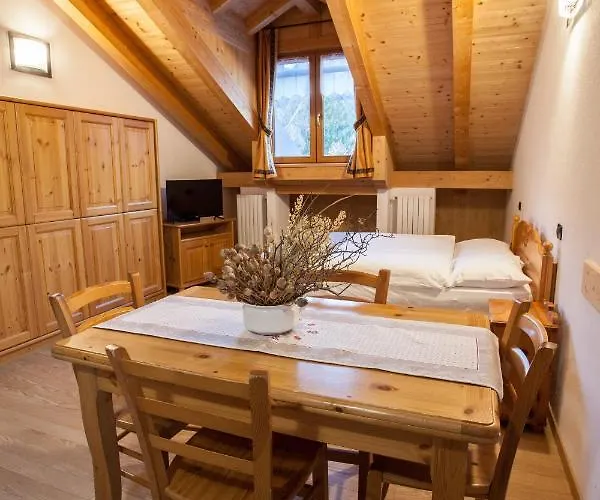 Aparthotel Lareit 4*